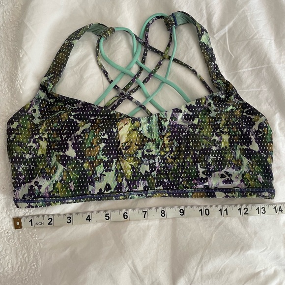 💚Lululemon Free to Be Bra - Wild - size 10 - flower multi gator green - Picture 7 of 9